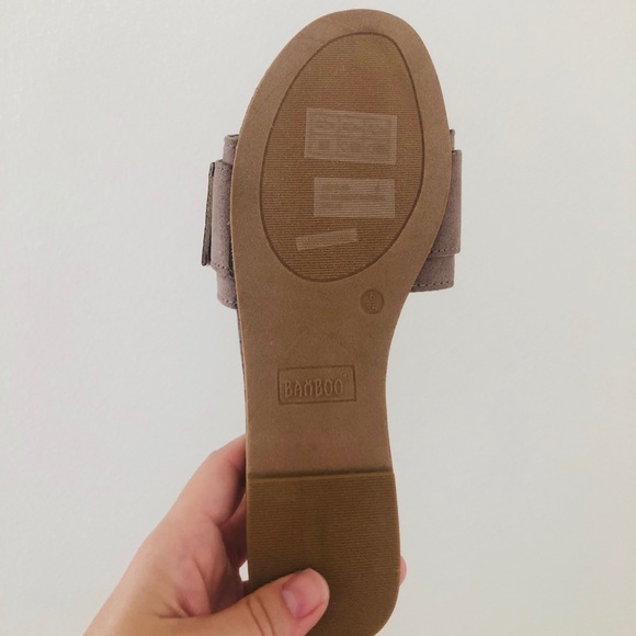 Women’s Flat Sandals / Slip Ons With Buckle - Picture 5 of 5